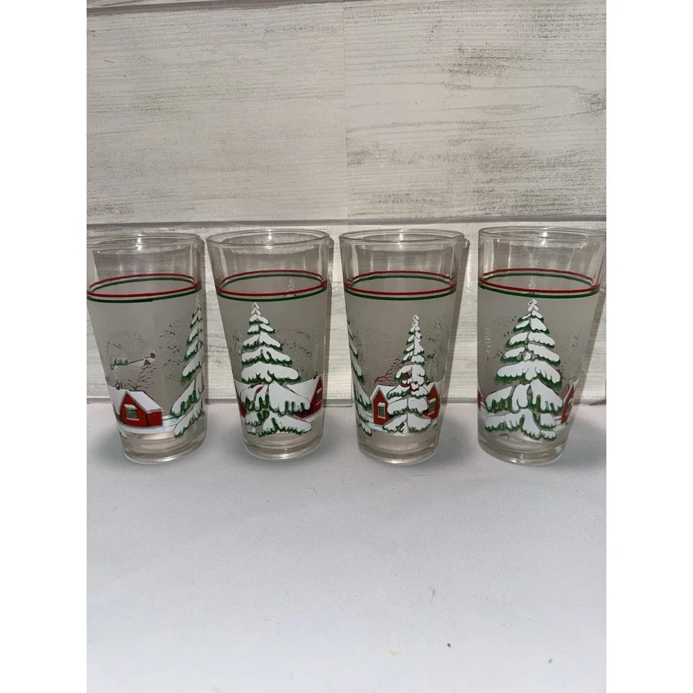 Set‎ of 4 Vintage Christmas Frosted  Snowy Village Glass Tumblers 6 in.